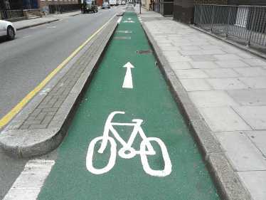 一个新的危险城市骑自行车?