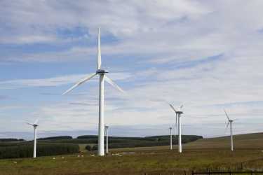 苏格兰人粉碎可再生能源目标