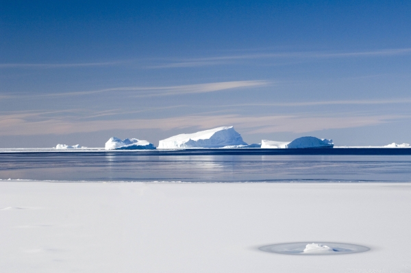 格陵兰岛赫伯特岛的冰山