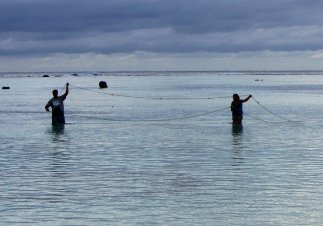 Aitutaki岛，库克群岛的净钓鱼