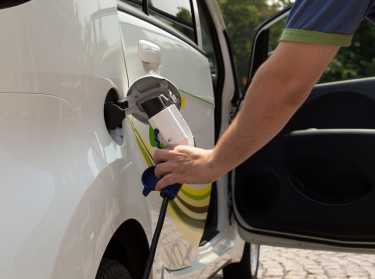 新车辆充电标准将使电动汽车市场添加榨汁机构