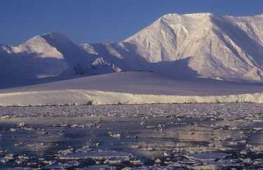 南北，对极地生态的变化放置